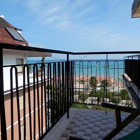B&B Attico Mare San Benedetto del Tronto Dış mekan fotoğraf